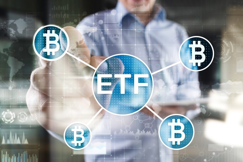 "Expectativa por ETFs Bitcoin"